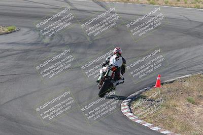 media/Apr-20-2025-AHRMA (Sun) [[393a79c373]]/Race/group 10 early race/Turn 4b/